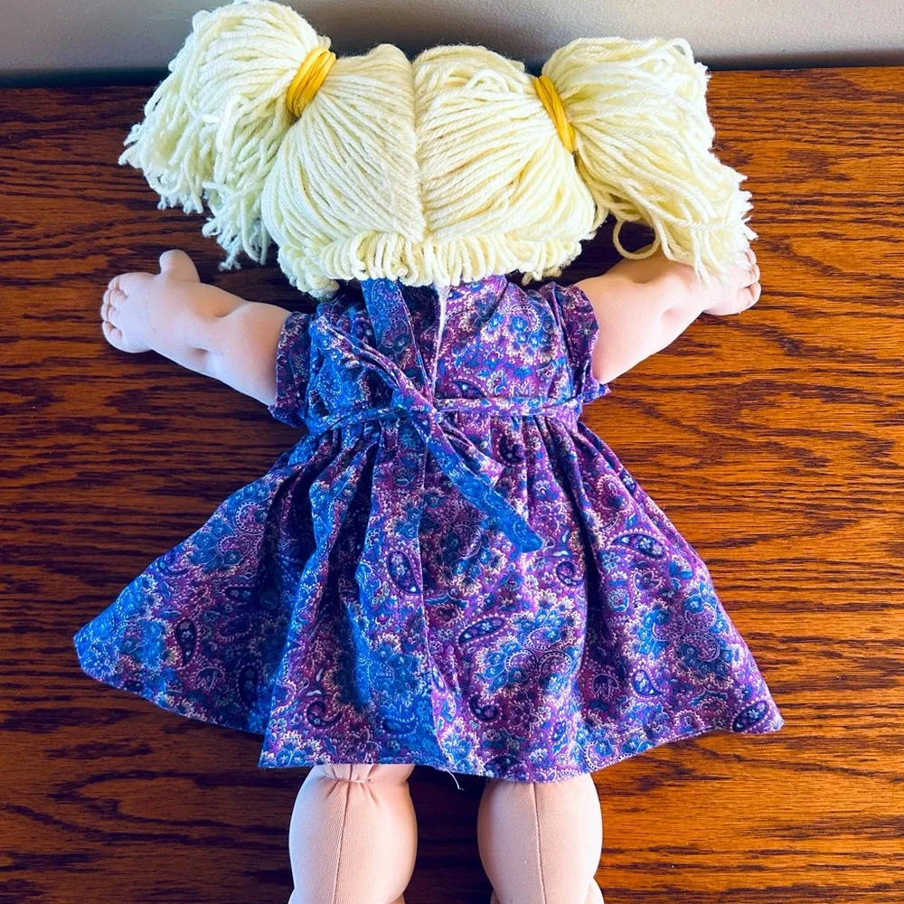 1978 Cabbage Patch Kids Doll - Picture 3 of 6